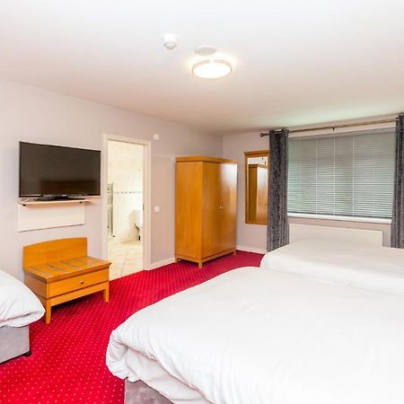 Airport View Hotel And Secret Spa Lusk Екстер'єр фото