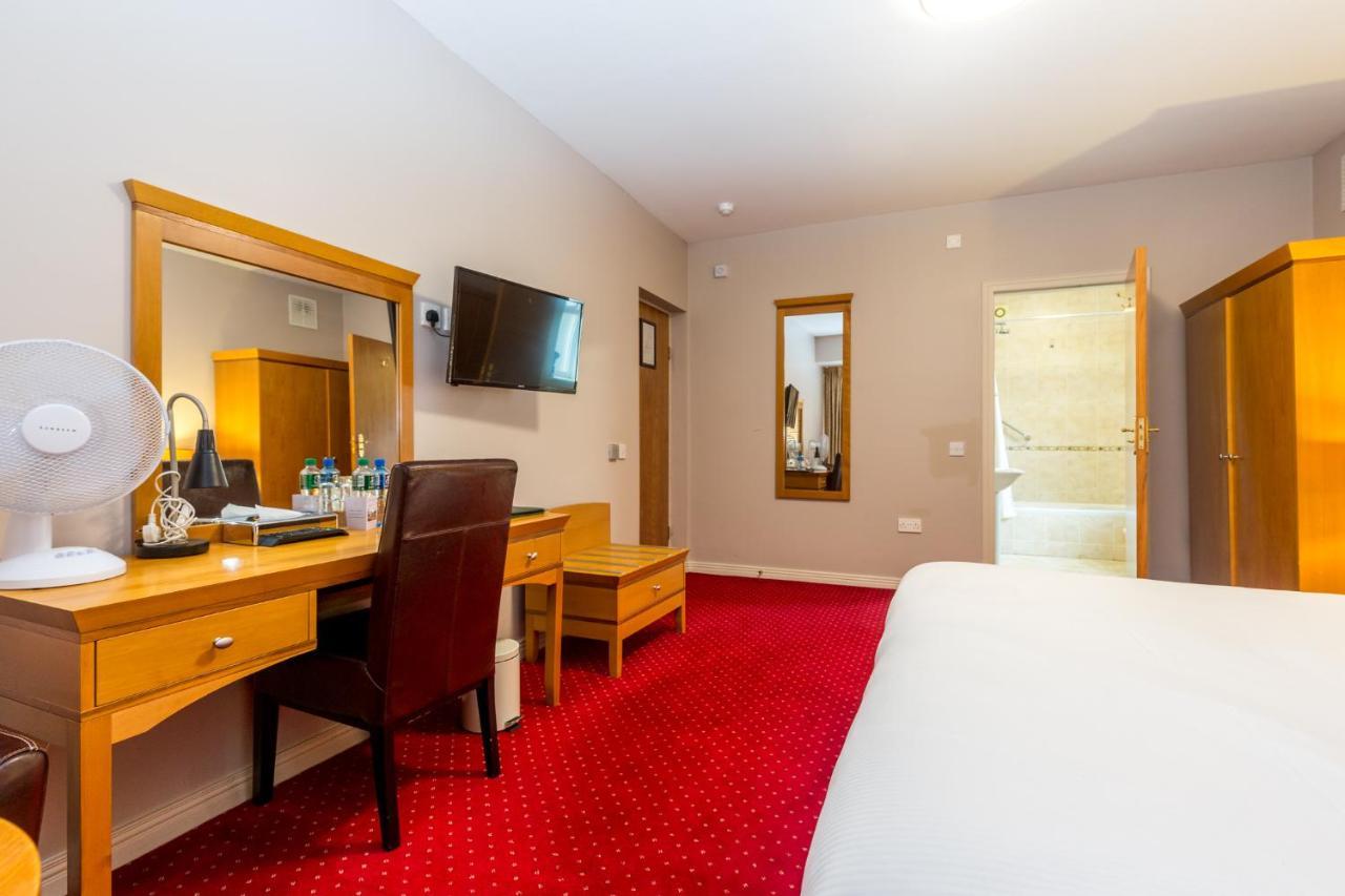 Airport View Hotel And Secret Spa Lusk Екстер'єр фото